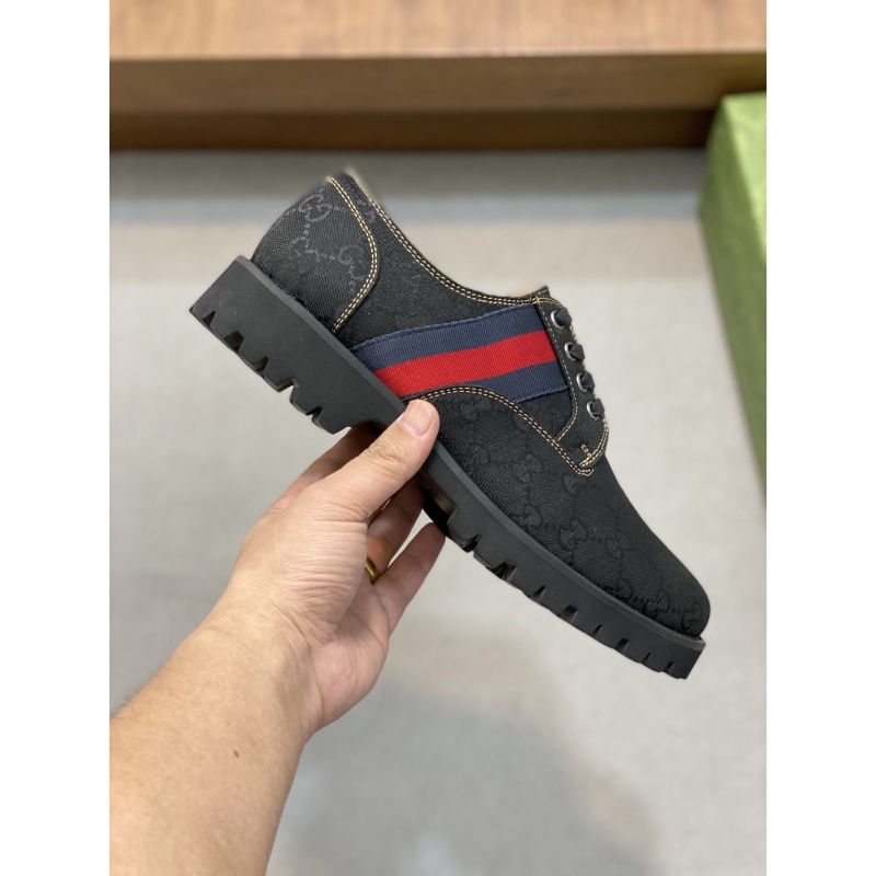 G*u*i leather shoes